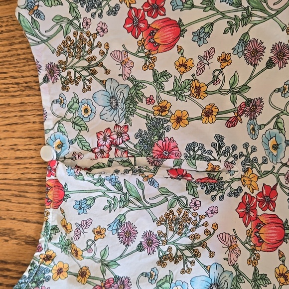 Brooks Brothers Sleeveless Floral Ruffle Top, size 6 - Picture 3 of 3